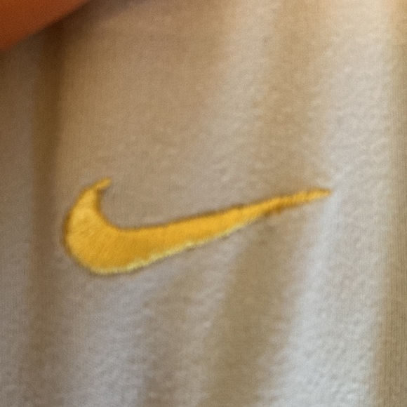 Long sleeve pastel blue nike shirt - Picture 2 of 3